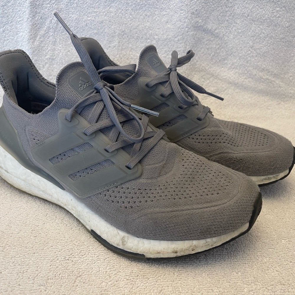 Adidas Ultraboost 22